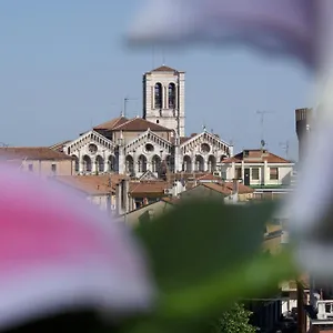Carlton 3*, Ferrara Italia