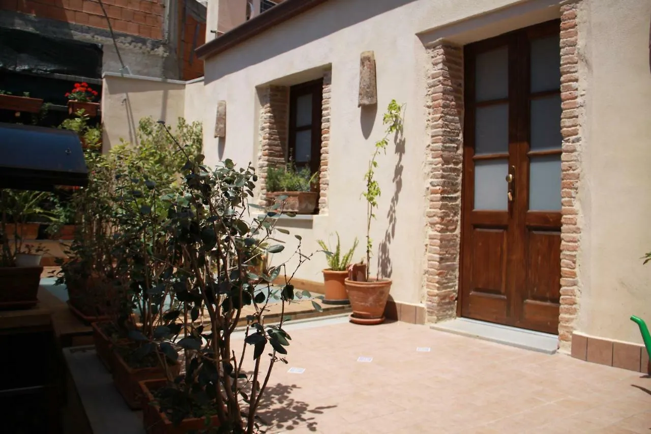 Bed & Breakfast Due Sicilie Maison De Charme Casalvecchio Siculo Italy